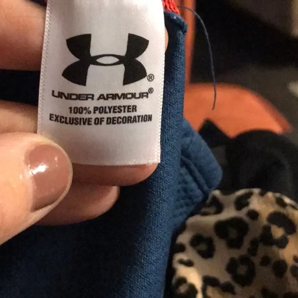 Under Armour loose pullover size small